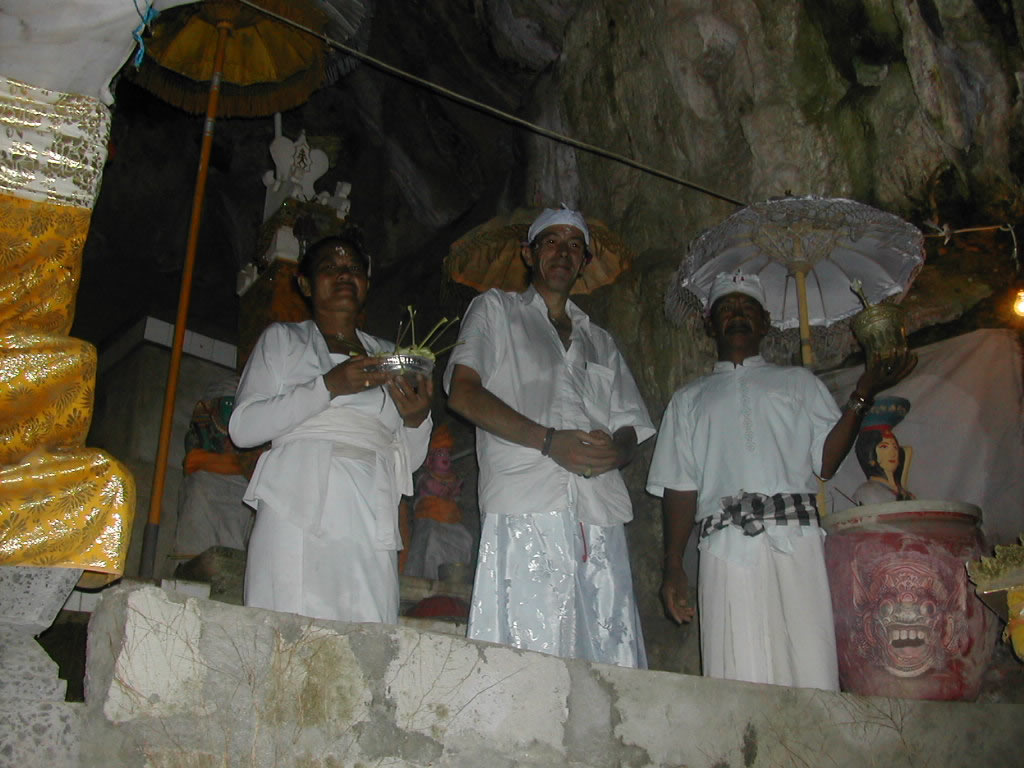 Goa Raja Cave Nusa Ceningan